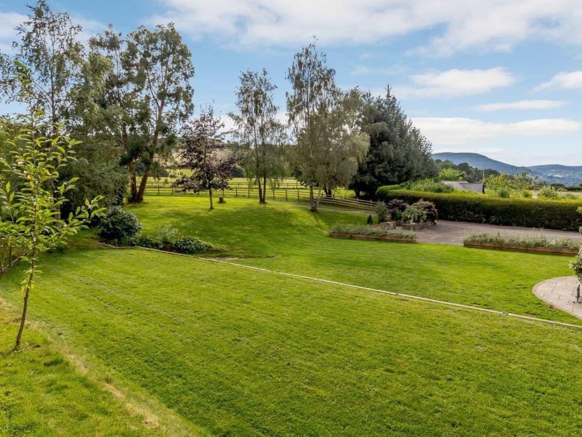 فيلا أبرجافنيفي White Horse Farm المظهر الخارجي الصورة